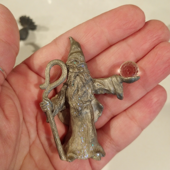 Figures - Picture 4 of 5